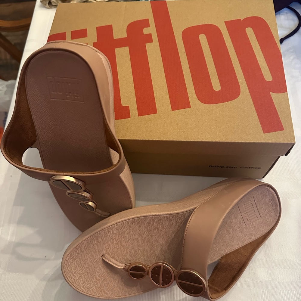 Stunning Fitflop women’s wedge sandals. Size 10. Like new worn once!